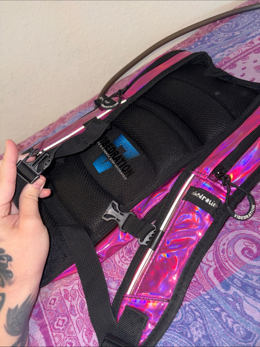Holographic Hot Pink Vibedration Hydration Pack - Picture 4 of 14